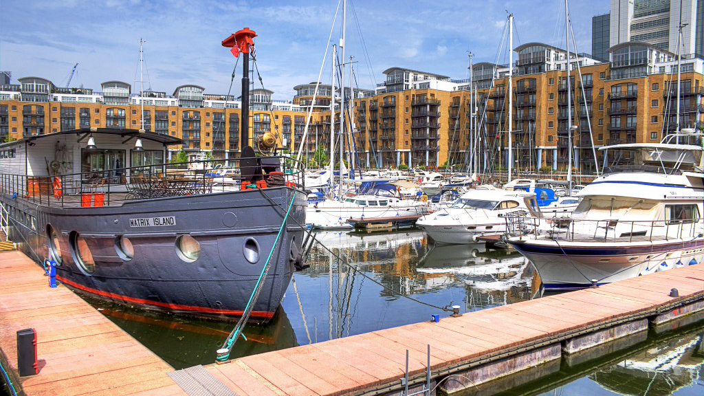 matrix-island-lakohajo-london-st-katherine-dock-hajozashu