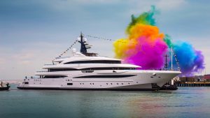 superyacht-cloud-9-launched-into-the-waters-of-ancona-hajozashu