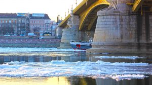 szechenyi-jegtoro-hajo-budapest-naplemente-duna-jegzajlas-hajozashu4