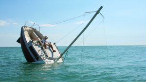 julien-berthier-love-love-jacht-yacht-felbevagott-hajo-hajozashu