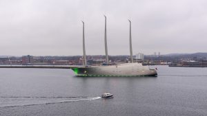 melnichenko-yacht-legnagyobb-vitorlas-hajo-kiel-nemetorszag-hajozashu