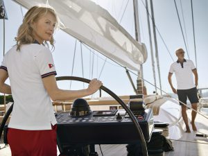 bmw-yachtsport-kollekcio-vitorlas-ruha-jacht-luxus-hajozashu-polo-shirt