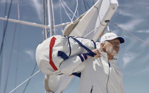 bmw-yachtsport-kollekcio-vitorlas-ruha-jacht-luxus-hajozashu-utazotaska-bag