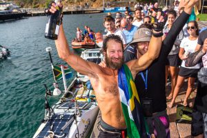 chris-bertish-sup-ocean-atevezes-vilagrekord-stand-up-paddle-hajozashu-pezsgo