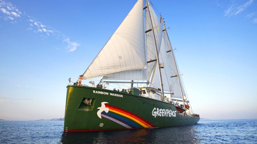 Utasként a Greenpeace zászlóshajóján