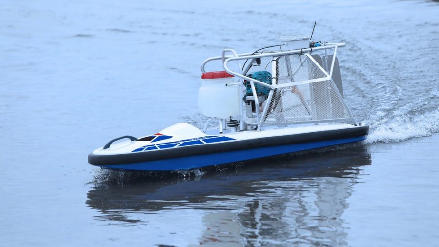 Yamaha távirányítású permetezőcsónak
