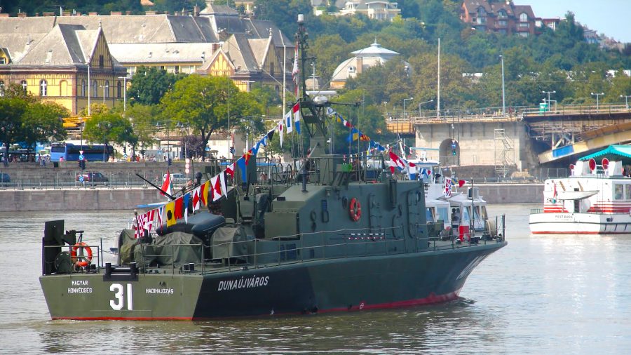 Terrorveszély miatt vetették be a Honvédség hajóit Budapesten