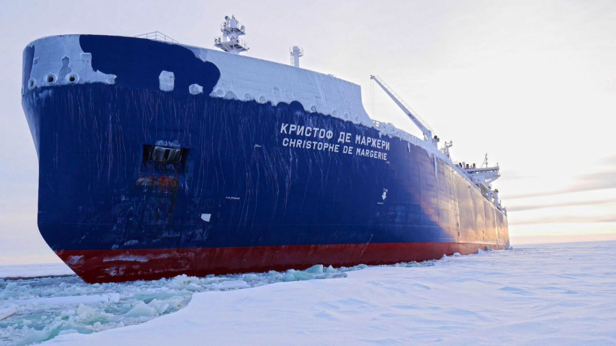 Először hajózott át az Északi-sarkon egy tanker jégtörő nélkül