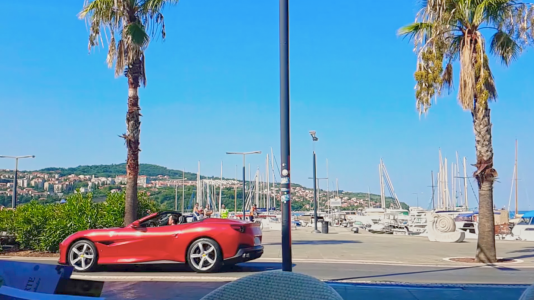 Koper kikötőjében forgatták az új Ferrari Portofino reklámfilmet