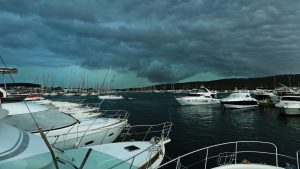 Irma-Hurricane-Hurrikan-Miami-Florida-Yacht-Boat-Ship-Port-Marina-Harbor-HAJOZASHU