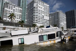 Irma-Hurricane-Hurrikan-Miami-Florida-Yacht-Boat-Ship-Port-Marina-Harbor-HAJOZASHU