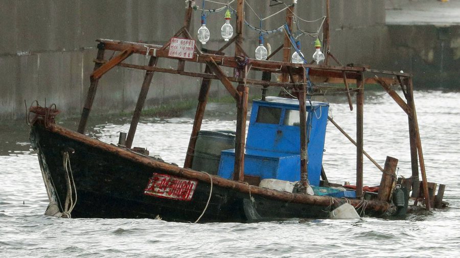 Észak-koreai halászhajó sodródott partra Japánban