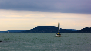 A Balaton Mindenkie Siofok Divinus Vitorlaskikoto Lazar Janos HAJOZASHU