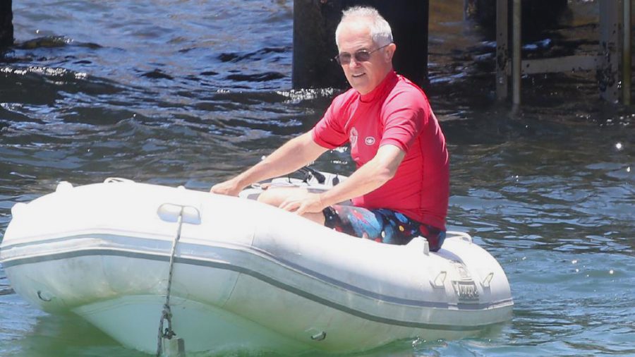 Megbüntették az ausztrál miniszterelnököt hajókázás közben