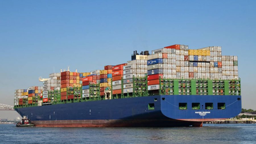 70 konténer esett az óceánba a világ egyik legnagyobb hajójáról