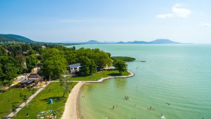 Strand Fulladas Baleset Halaleset Vizimentok Strand Kisgyerek CsodalatosBalaton Badacsony Dronfoto