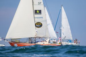 Golden-Globe-Race-2018-Sables-Dolonne-Rajt-Start-Sailing-Vitorlazas-Torok-Brigi-Kopar-Istvan-HAJOZASHU