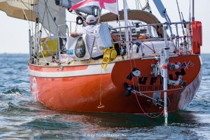 Golden-Globe-Race-2018-Sables-Dolonne-Rajt-Start-Sailing-Vitorlazas-Torok-Brigi-Kopar-Istvan-HAJOZASHU