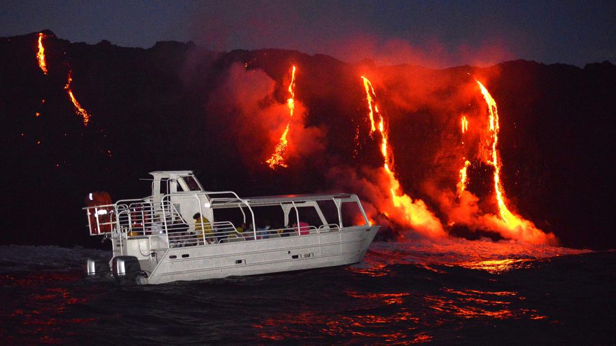 Túristahajóra zuhant Hawaii-on a Kilauea vulkán lávakitörése