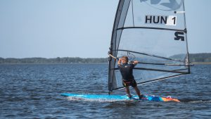 Gadorfalvi-Aron-Raceboard-Europa-Bajnoksag-Ezusterem-2018-Lettorszag-HAJOZAHSU-szorf-surf