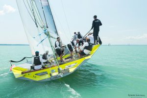 Lisa501-Hagyomanyos-Egytestu-Gyozelem-Alexa-50Kekszalag-Vitorlazas-Sailing-KollmannAndras-HAJOZASHU