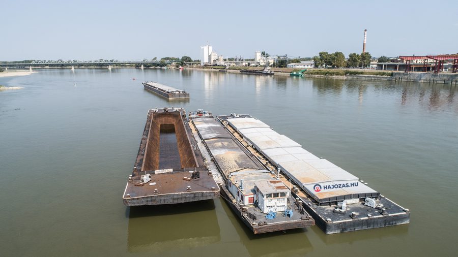 Rekord alacsony a Duna vízszintje, nem közlekedhetnek a teherhajók