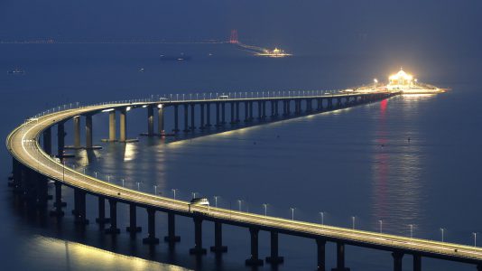 300 ezer tonnás hajó ütközését is kibírja a világ leghosszabb hídja