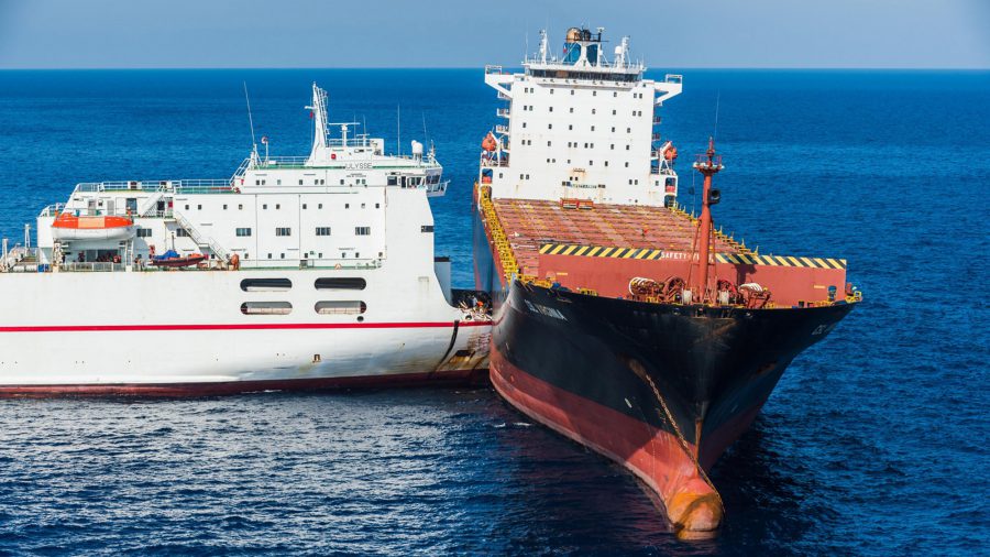 Hajóvonták találkozása tilos! Összeütközött két teherhajó a Földközi-tengeren