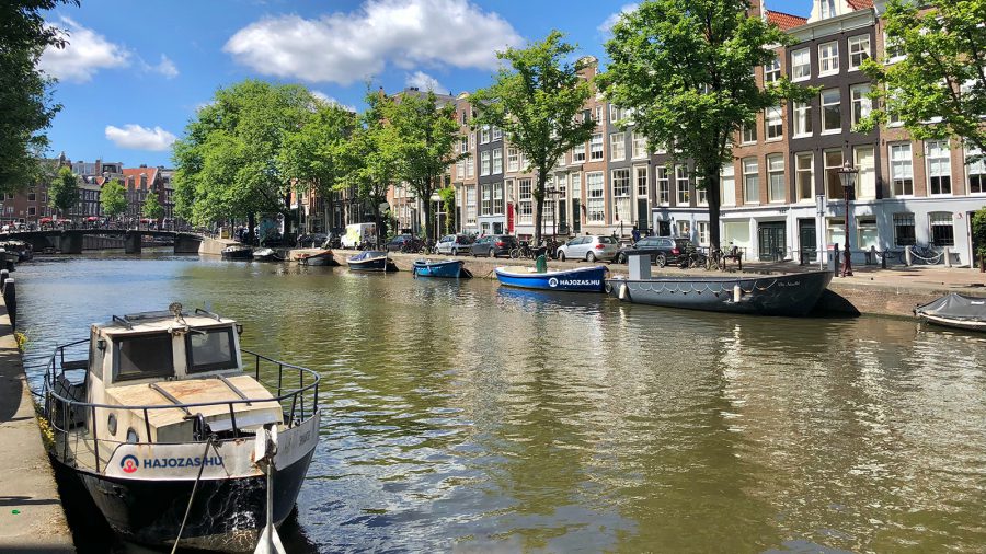Veszélyes az amszterdami csatornahajózás