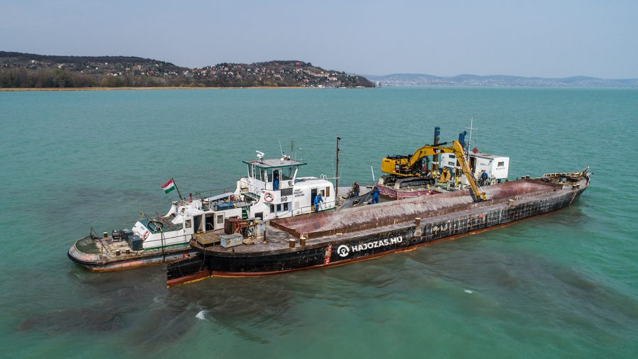 100 ezer köbméternyi iszapot távolítanak el a Balatonból