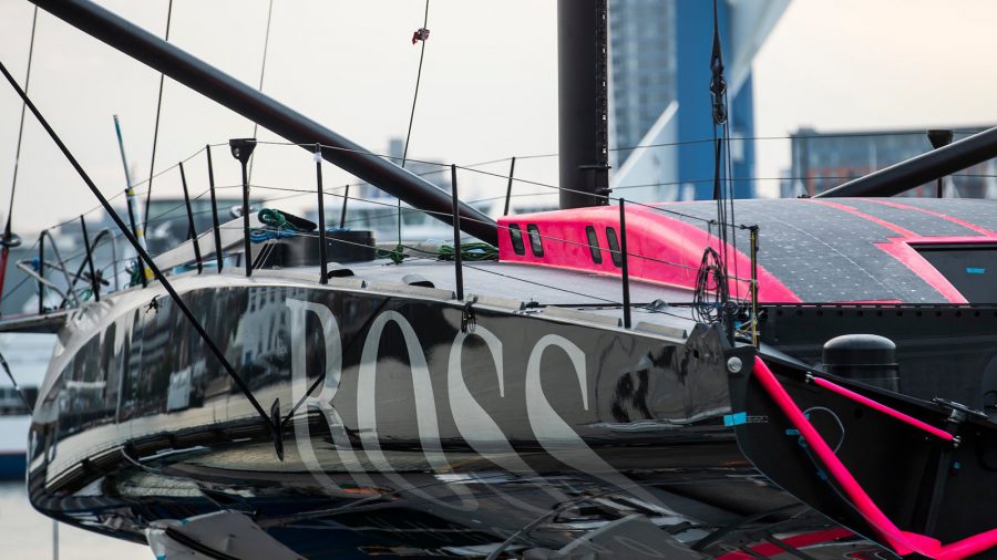 Alex Thomson bemutatta az új Hugo Boss Imoca 60 versenyhajóját