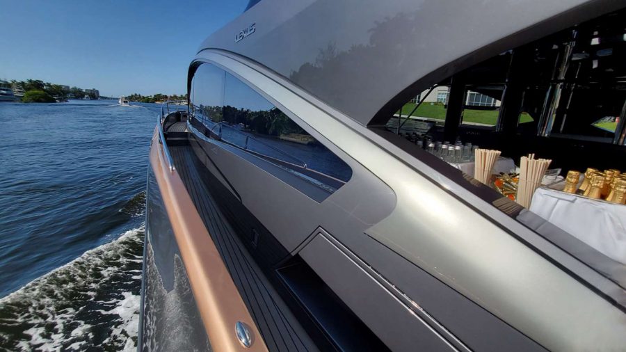 1,1 milliárd forintért vehetjük meg legolcsóbban a Lexus LY 650 luxusjachtot