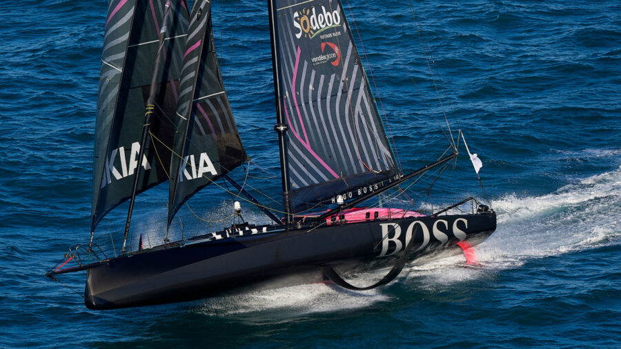 Vendée Globe: Alex Thomson túl az Egyenlítőn, de hová lett a doldrums?