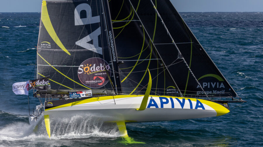Vendée Globe: Sérülés a vezető Apivia uszonyán