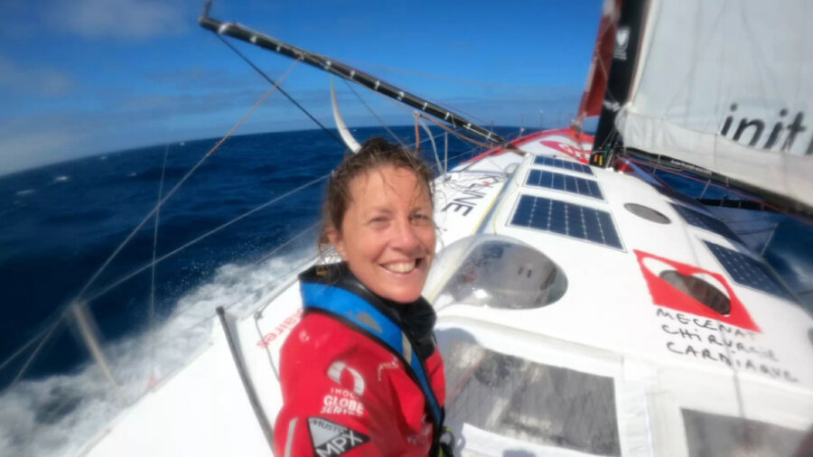 Samantha Davies hajója is megsérült a Vendée Globe-on