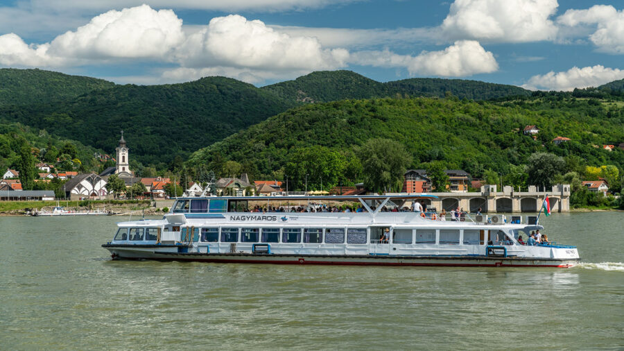 Április 24-én indulnak a hop on-hop off hajójáratok a Dunakanyarban