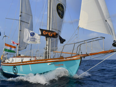 A Suhaili-replika hajó még ép állapotában