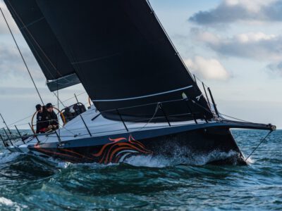 Az Infiniti 52 DSS rendszerrel 28 csomóval repül, mégis kényelmes