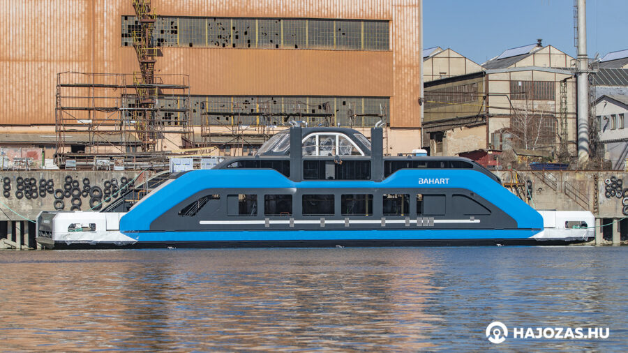 Vízre tették az új balatoni kompot, hamarosan utazhatunk rajta Tihany és Szántód között