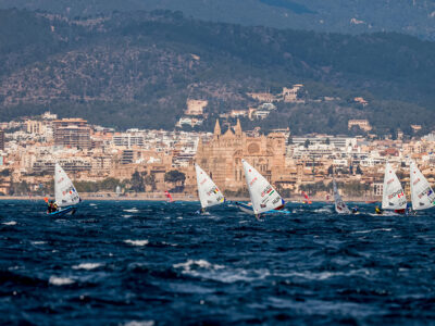 Érdi Mári az élen hátszélben
- Fotó:  Sailing Energy / Princesa Sofía Mallorca