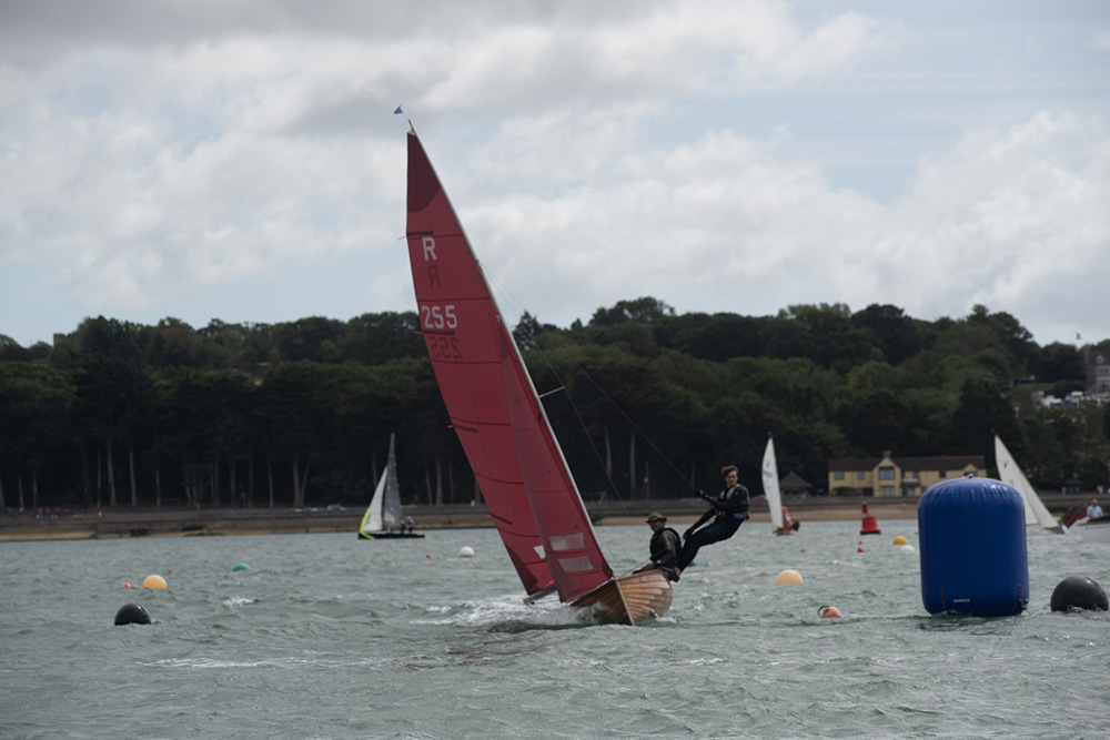 Kép a cowes-i Uffa Fox Regattáról - Fotó: John Green