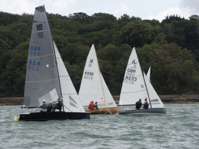 Kép a cowes-i Uffa Fox Regattáról - Fotó: John Green