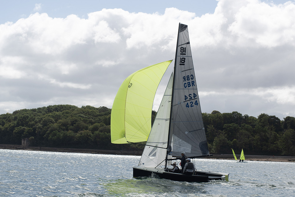 Kép a cowes-i Uffa Fox Regattáról - Fotó: John Green