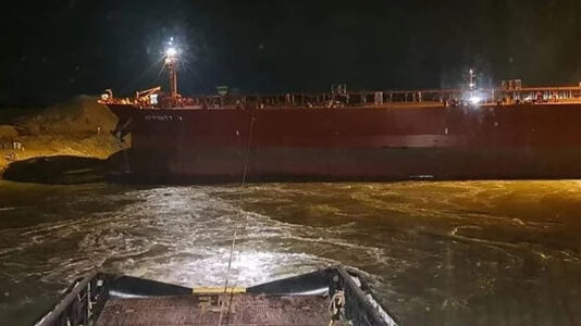Ismét elakadt egy hajó a Szuezi-csatornában – ezúttal sikerült gyorsan felszabadítani az utat