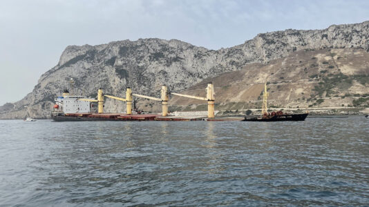 Teherhajó és gázszállító hajók ütközése Gibraltárnál