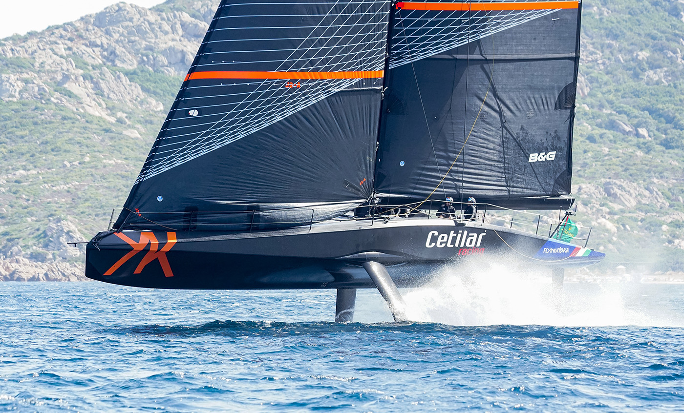 A Flying NIkka 60 lábas  offshore foiler