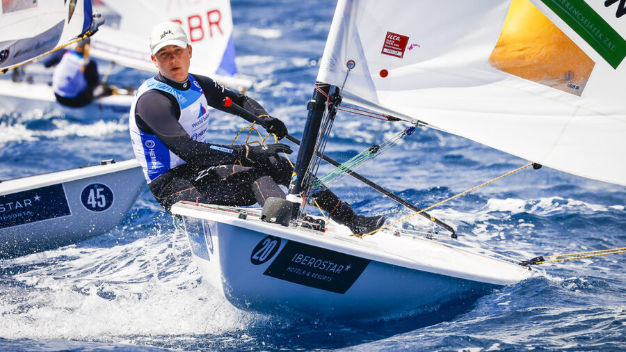 World Sailing VB 2023 - Érdi Mári futamot nyert és vezet a világbajnokságon!