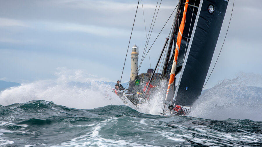 Kemény időjárás várható a ma délután rajtoló 50. Rolex Fastnet Race-en