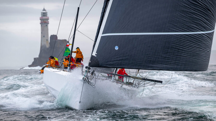 50. Rolex Fastnet Race - Rekorddöntések, sokan feladták, egy hajó elsüllyedt és rengetegen imádják a menetet