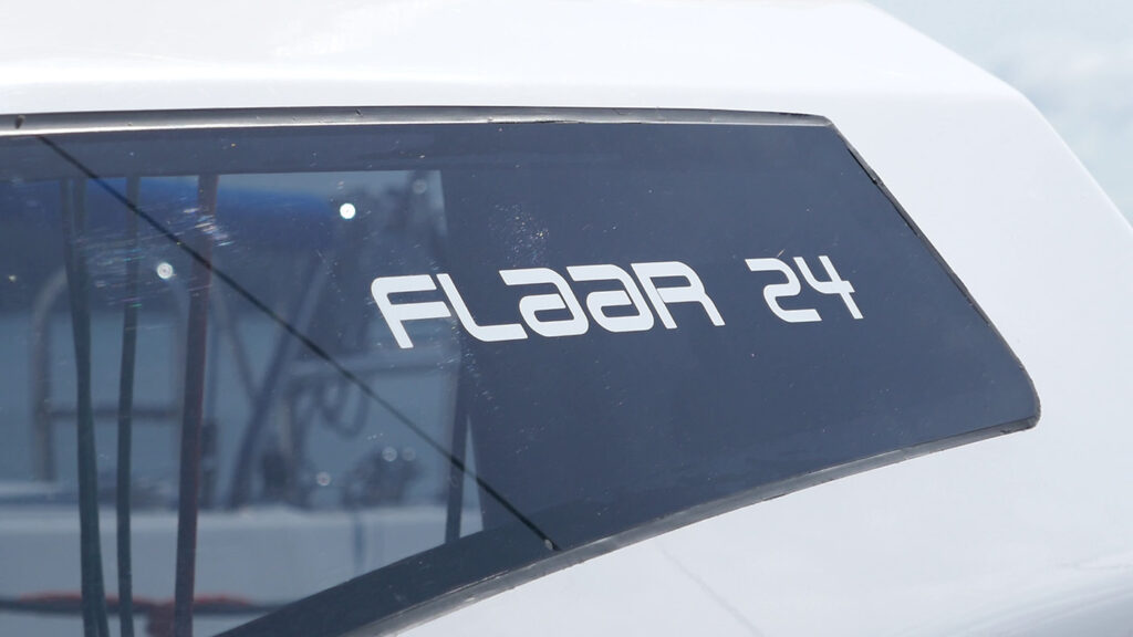 Flaar 24 – Remek Kékszalag-menet után hajóbemutató és teszt Almádiban